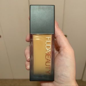Huda Beauty Faux Filter Foundation in Latte